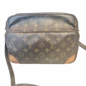 Louis Vuitton Nile GM Monogram Crossbody Bag Double Zip Adjustable Strap
